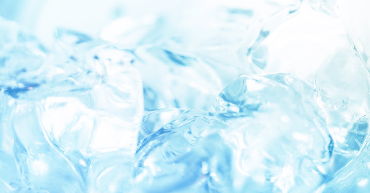 découvrez notre collection de dildos en cristal, alliant esthétique et plaisir. fabriqués en verre de haute qualité, nos objets érotiques offrent une expérience sensuelle unique et une esthétique raffinée. explorez de nouvelles sensations en toute sécurité avec ces créations artistiques.
