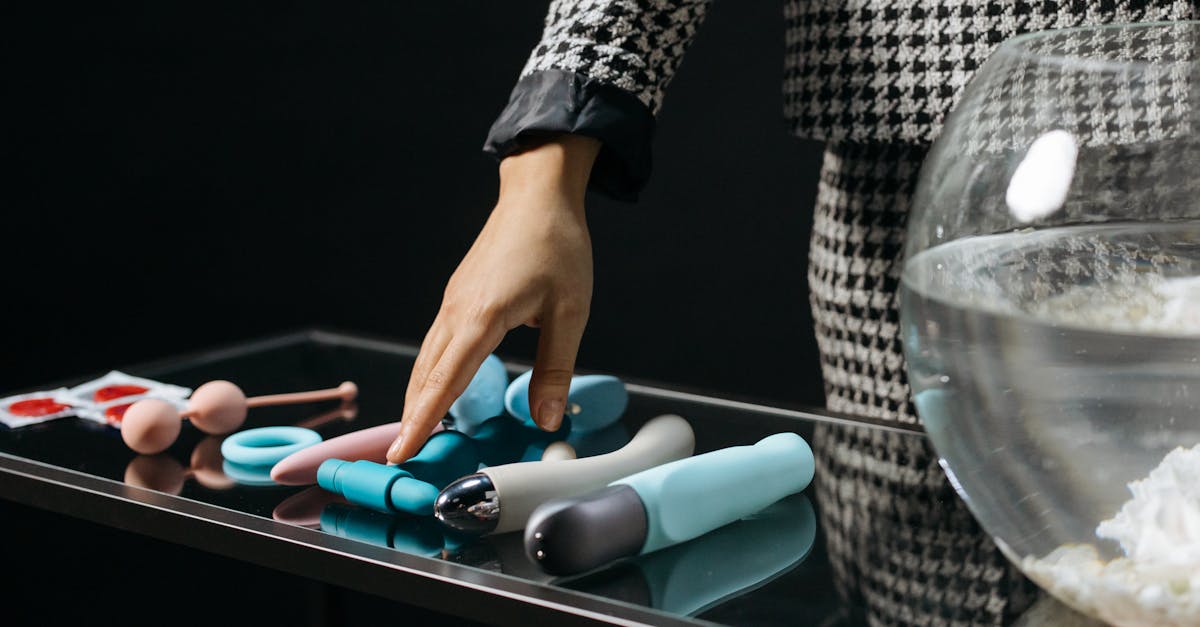 découvrez notre sélection de dildos variés, conçus pour stimuler vos sens et intensifier vos moments de plaisir. que vous soyez débutant ou expert, trouvez le compagnon idéal pour explorer votre désir et votre sensualité.