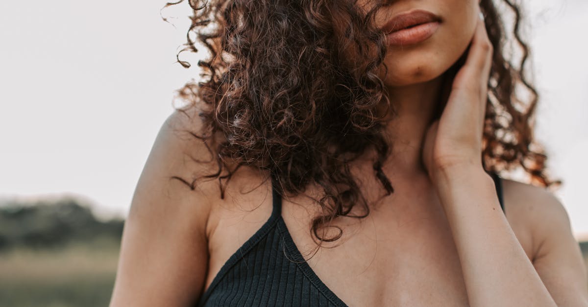 découvrez l'essence de la sensualité féminine à travers des réflexions inspirantes, des conseils de bien-être et des expressions d'estime de soi, pour embrasser pleinement votre féminité.
