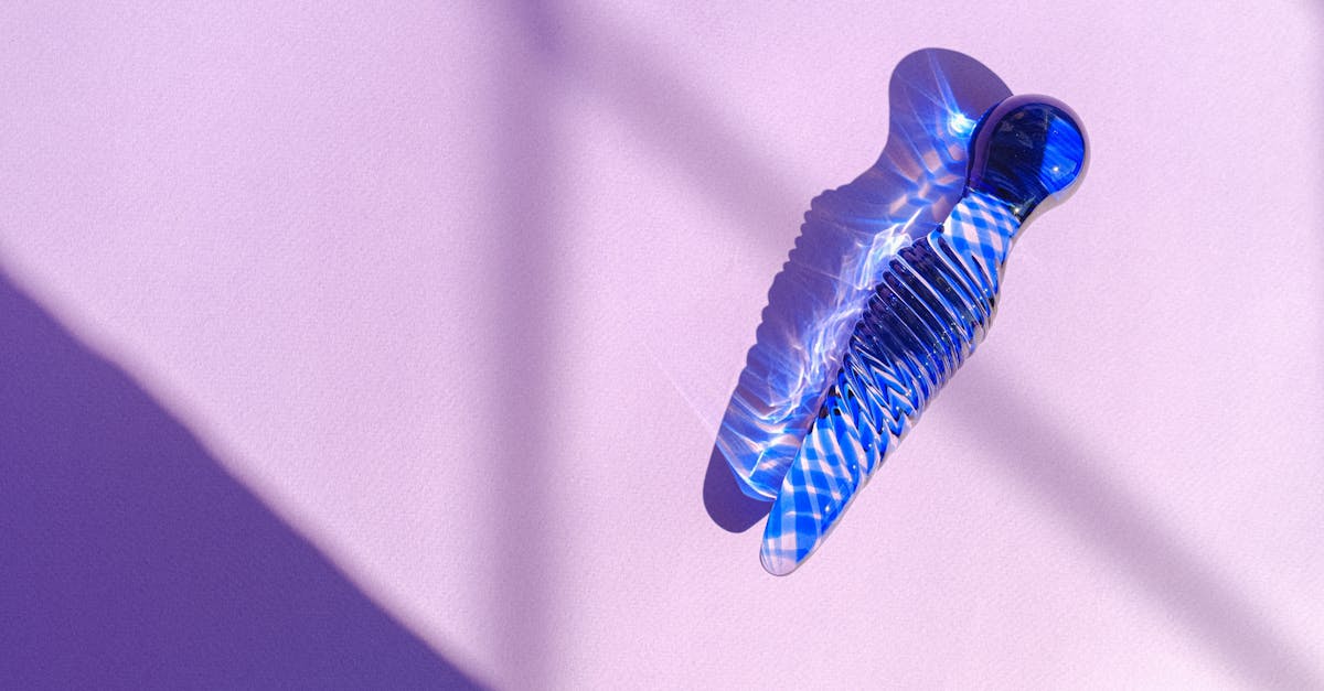 découvrez tout ce qu'il faut savoir sur les dildos : conseils d'utilisation, avantages, conseils d'entretien et choix adaptés à vos besoins pour une expérience sûre et satisfaisante.
