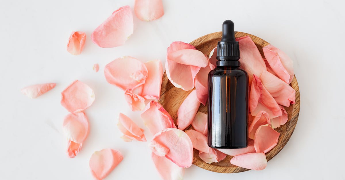 découvrez l’huile de massage comestible, parfaite pour des moments de détente gourmands à deux. hydrate, parfume et transforme chaque massage en expérience sensorielle unique.