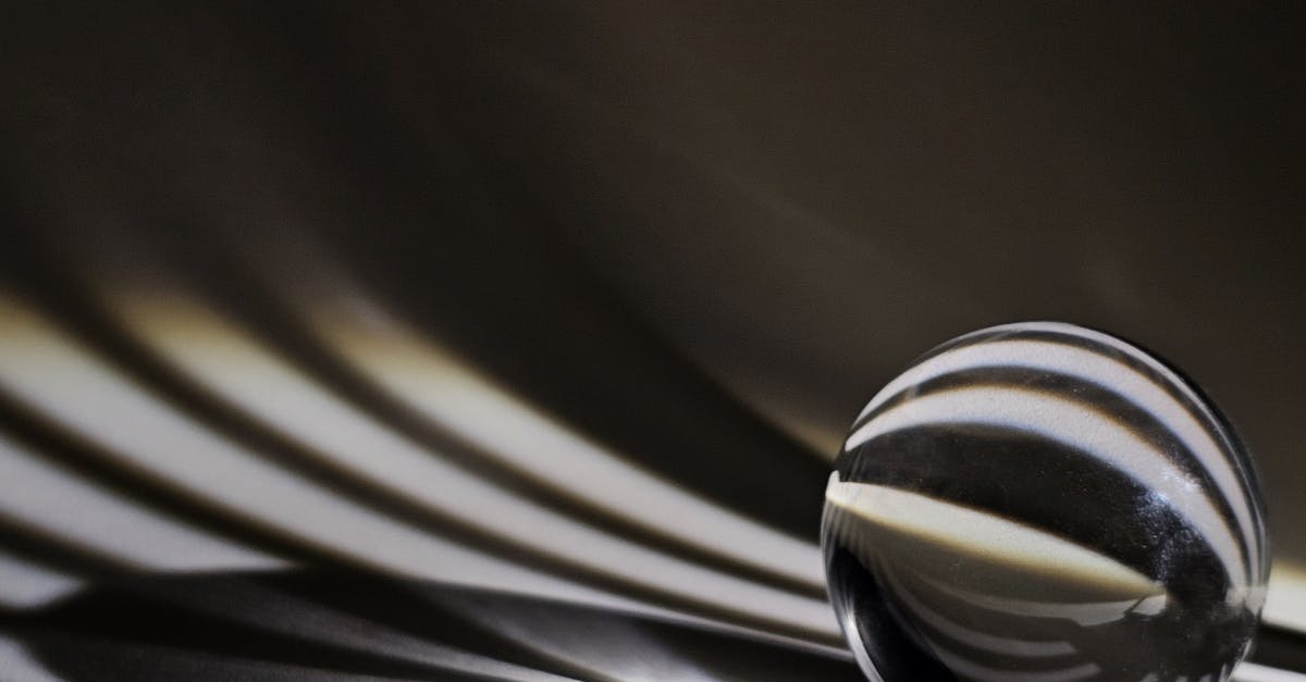 découvrez tout ce qu'il faut savoir sur le dildo en verre : avantages, conseils d'utilisation, entretien et sécurité pour une expérience intime élégante et sécurisée.