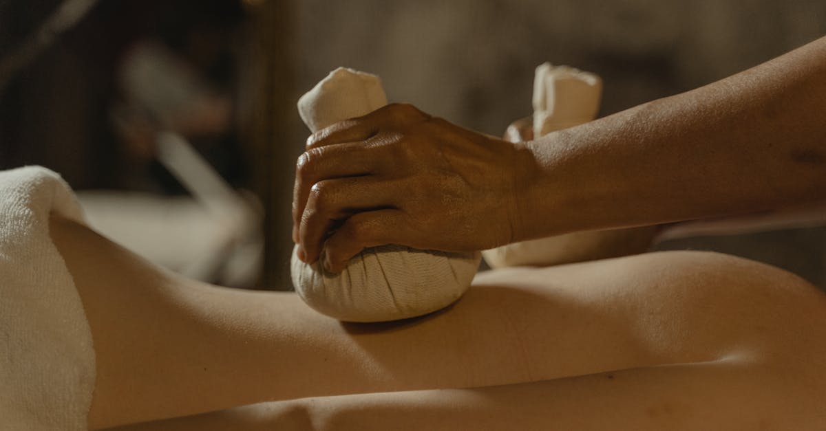 découvrez nos huiles de massage naturelles pour une expérience relaxante et revitalisante. nourrissez votre peau et détendez-vous grâce à des ingrédients de qualité.