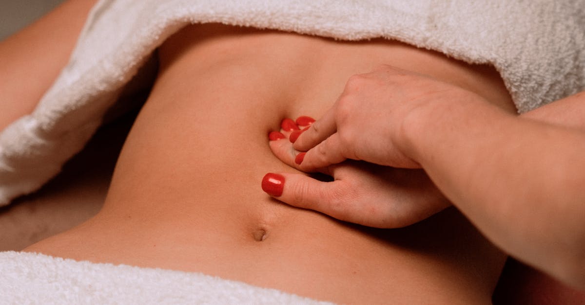 découvrez notre huile de massage naturelle : idéale pour détendre les muscles, nourrir la peau et offrir un moment de bien-être absolu lors de chaque massage.