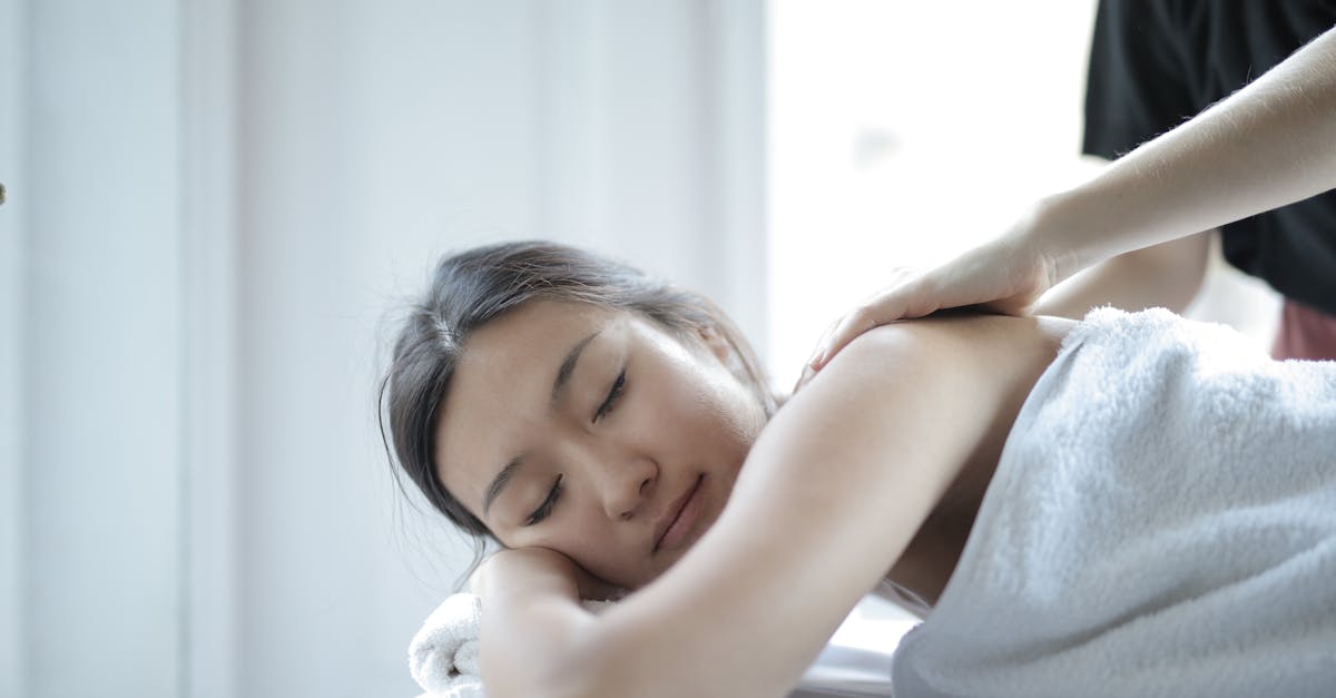 découvrez les bienfaits du massage : relaxation, détente musculaire et amélioration du bien-être. nos techniques de massage adaptées à vos besoins vous offrent un moment unique pour évacuer le stress et revitaliser votre corps.