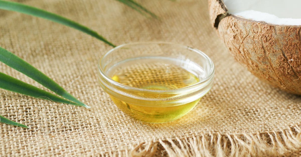 découvrez notre huile de massage bio, formulée avec des ingrédients naturels pour nourrir et détendre votre peau tout en vous offrant un moment de bien-être pur. idéale pour un massage relaxant et hydratant au quotidien.