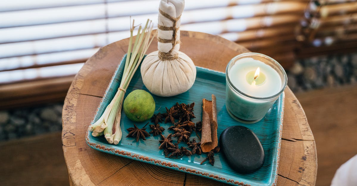 découvrez la bougie de massage parfumée : une cire fondante qui hydrate la peau tout en diffusant un parfum envoûtant. idéale pour des moments de détente et bien-être, elle allie ambiance chaleureuse et soin du corps.