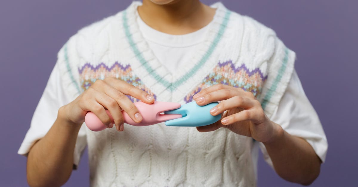 découvrez l'univers des sex toys : guide complet pour choisir, utiliser et profiter des plaisirs en toute sécurité. informations, conseils et astuces pour une expérience intime épanouissante en solo ou en couple.